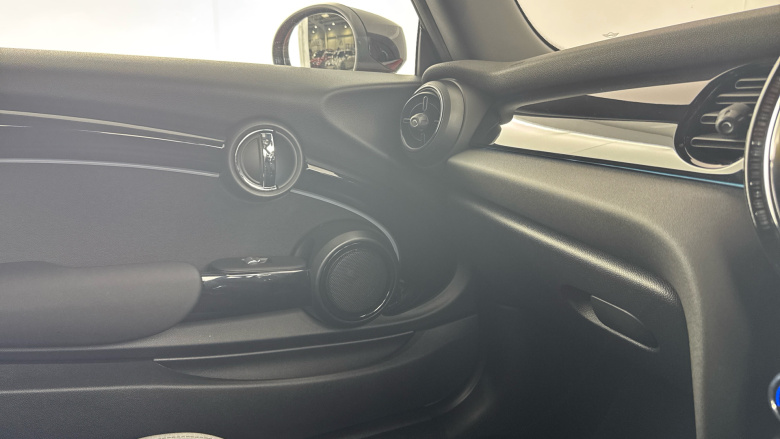 MINI Hatchback 1.5 Cooper Sport Premium 3dr Auto Petrol Hatchback
